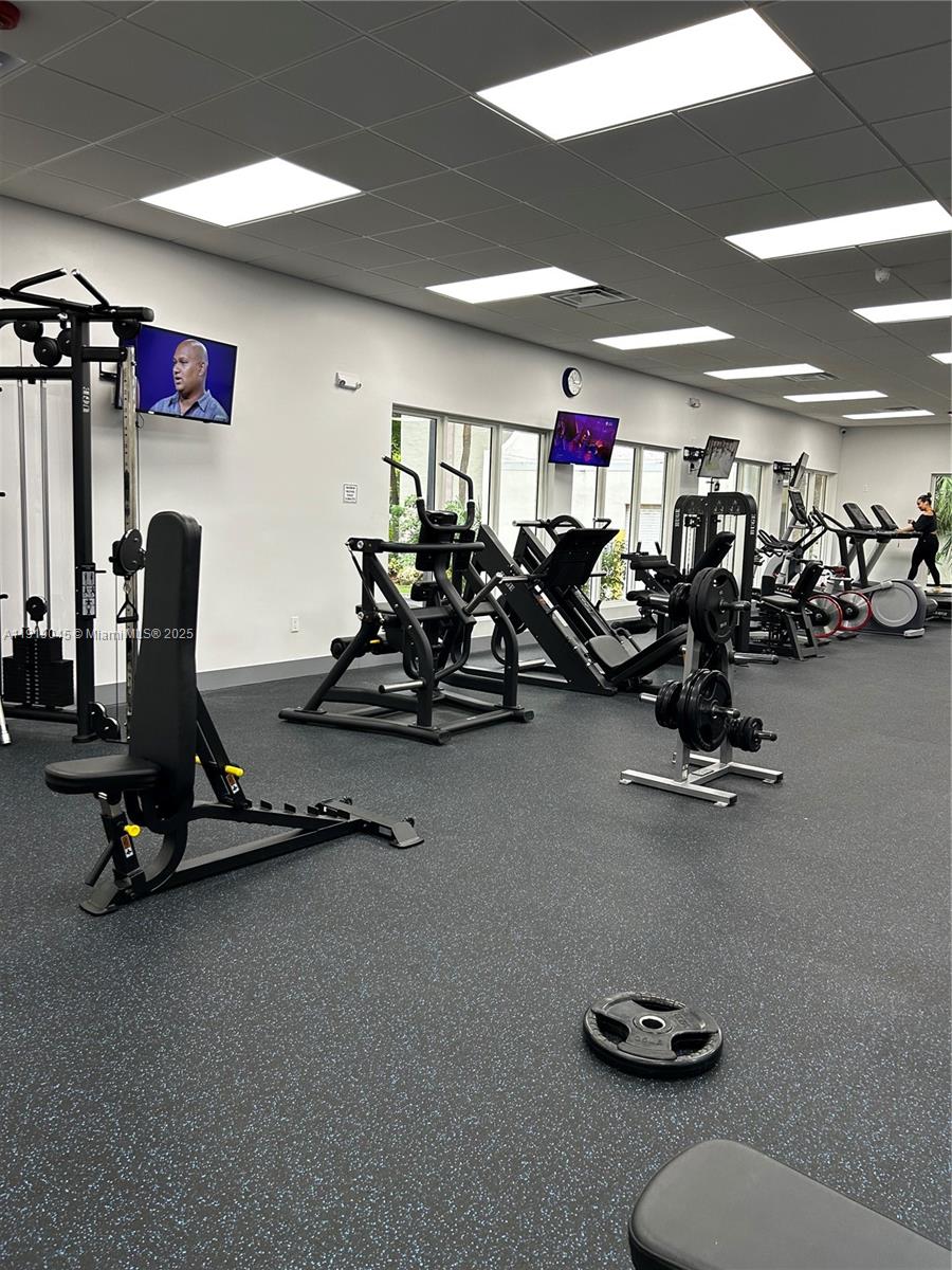 16919 North Bay Road, Unit 509 Sunny Isles Beach, FL 33160 - Photo 42 of 43 a view of a room with gym equipment