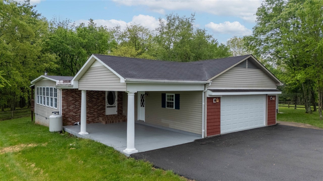 100 Delane Flora Road Bowling Green, KY 42101 - Photo 2 of 51 Gallery Image 2