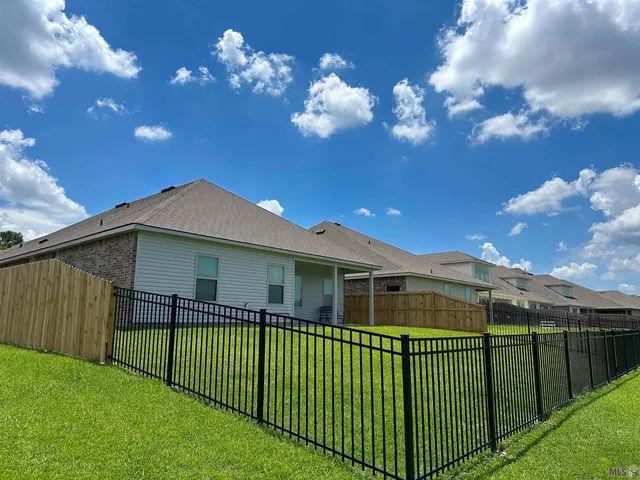 $2,500 | 14167 Bellacosa Avenue, Baton Rouge, LA 70817
