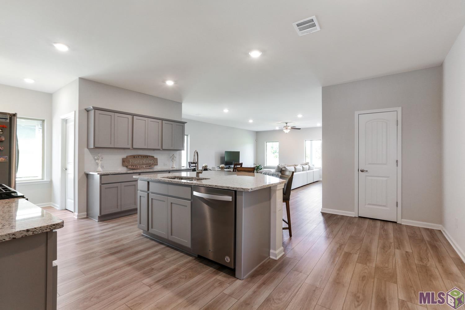 14167 Bellacosa Avenue Baton Rouge, LA 70817 - Photo 9 of 19