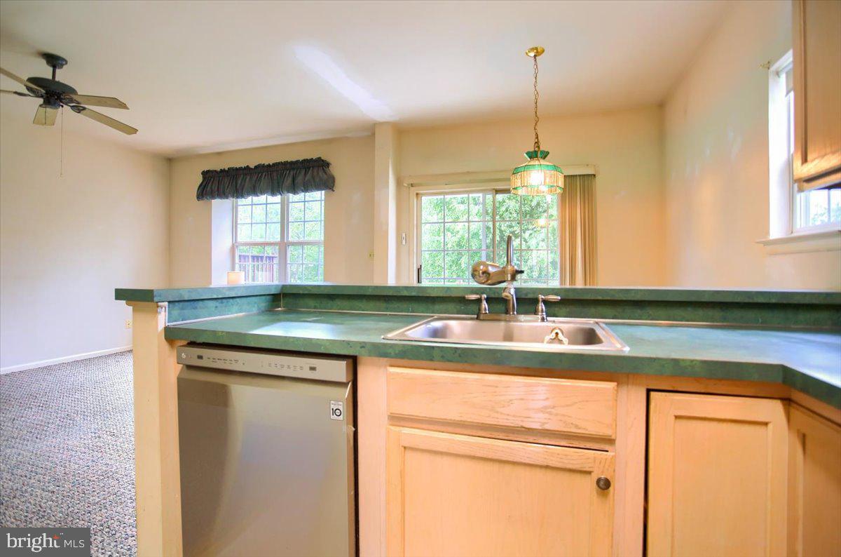 46 Country Road Perkasie, PA 18944 - Photo 11 of 45 Kitchen