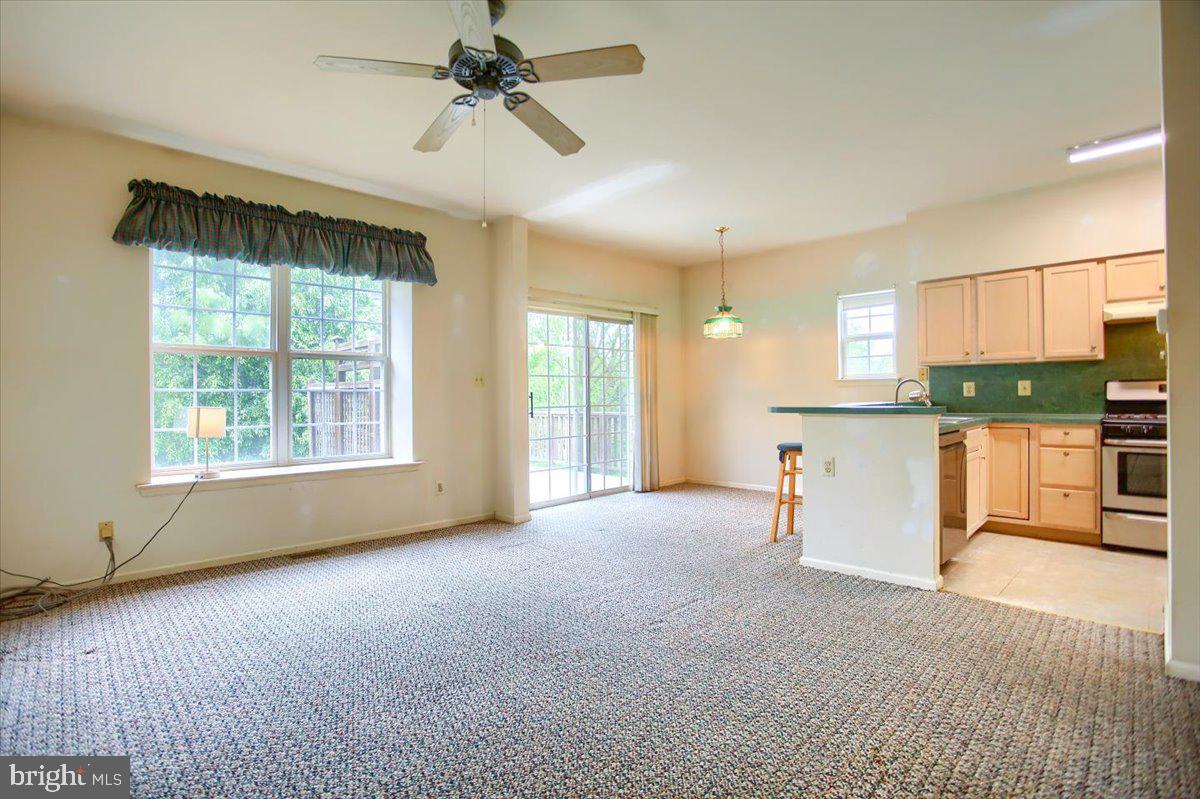 46 Country Road Perkasie, PA 18944 - Photo 20 of 45 Living Room