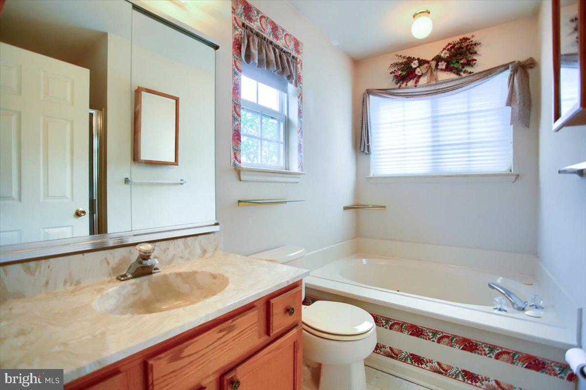 46 Country Road Perkasie, PA 18944 - Photo 28 of 45 Master Bath