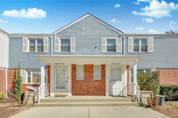 $684,900 | 229-09 69th Avenue, Unit 77 | Oakland Gardens