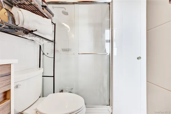 $684,900 | 229-09 69th Avenue, Unit 77 | Oakland Gardens