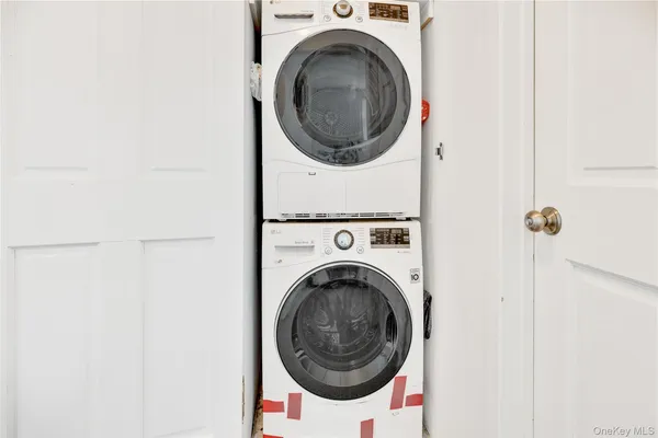 $684,900 | 229-09 69th Avenue, Unit 77 | Oakland Gardens