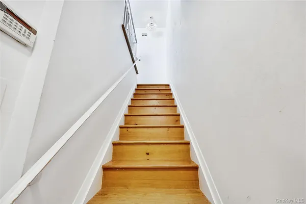 $684,900 | 229-09 69th Avenue, Unit 77 | Oakland Gardens