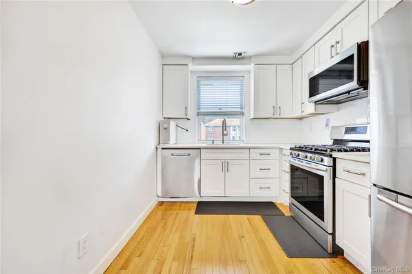 $684,900 | 229-09 69th Avenue, Unit 77 | Oakland Gardens