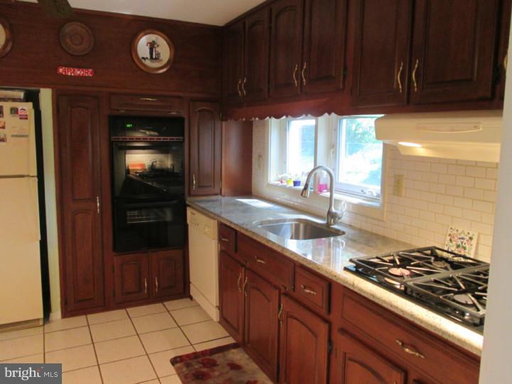 344 Emerson Road Huntingdon Valley, PA 19006 - Photo 13 of 23 Gallery Image 13