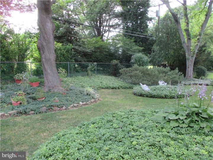 344 Emerson Road Huntingdon Valley, PA 19006 - Photo 5 of 23 Gallery Image 5