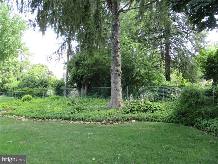 344 Emerson Road Huntingdon Valley, PA 19006 - Photo 7 of 23 Gallery Image 7