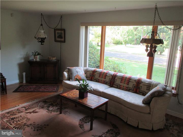 344 Emerson Road Huntingdon Valley, PA 19006 - Photo 8 of 23 Gallery Image 8