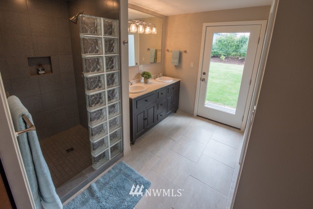 970 Union Avenue Northeast Renton, WA 98059 - Photo 13 of 22 Gallery Image 13