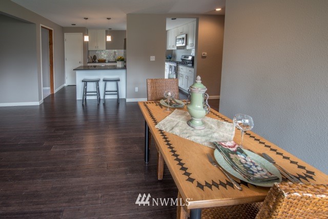 970 Union Avenue Northeast Renton, WA 98059 - Photo 6 of 22 Gallery Image 6