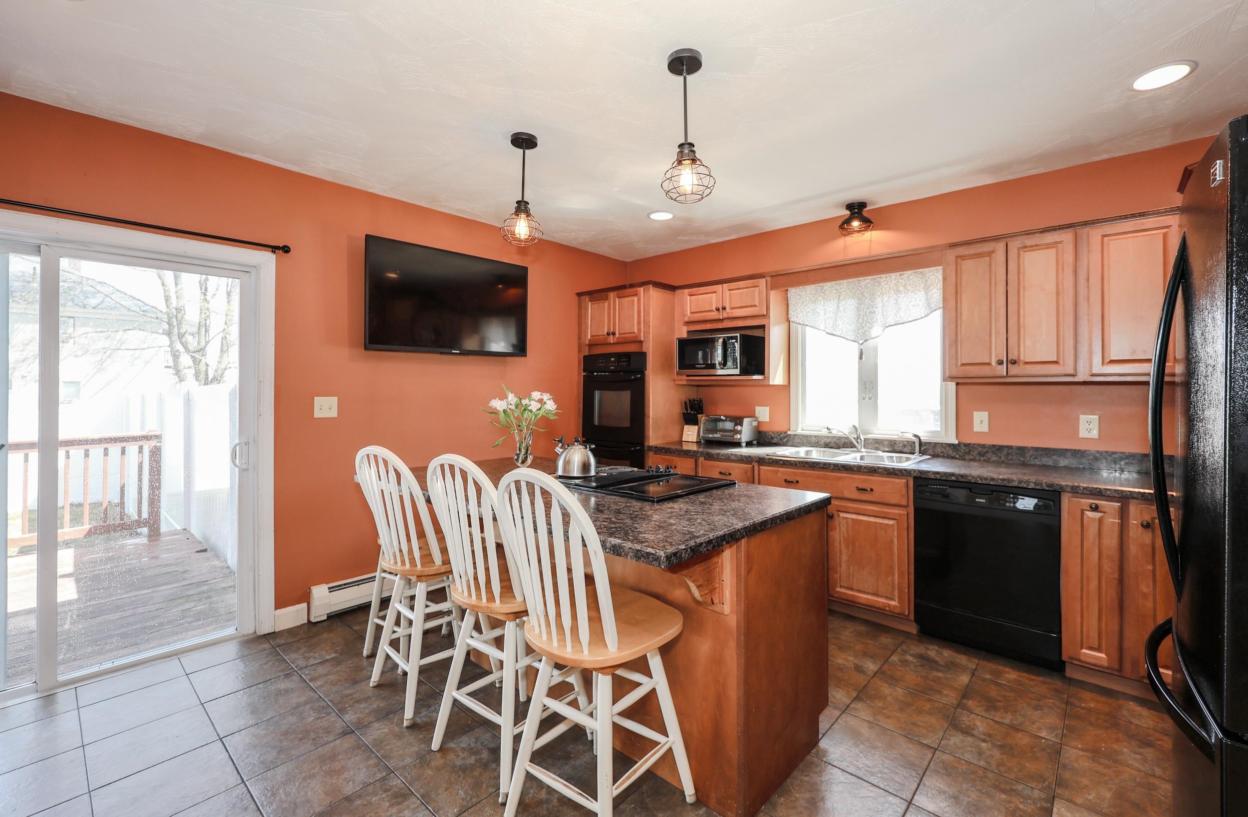 199 Morgan Street Manchester, NH 03102 - Photo 10 of 32