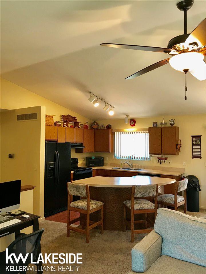 3578 Harrison Avenue Rochester, MI 48307 - Photo 8 of 23 31347276-7.JPG