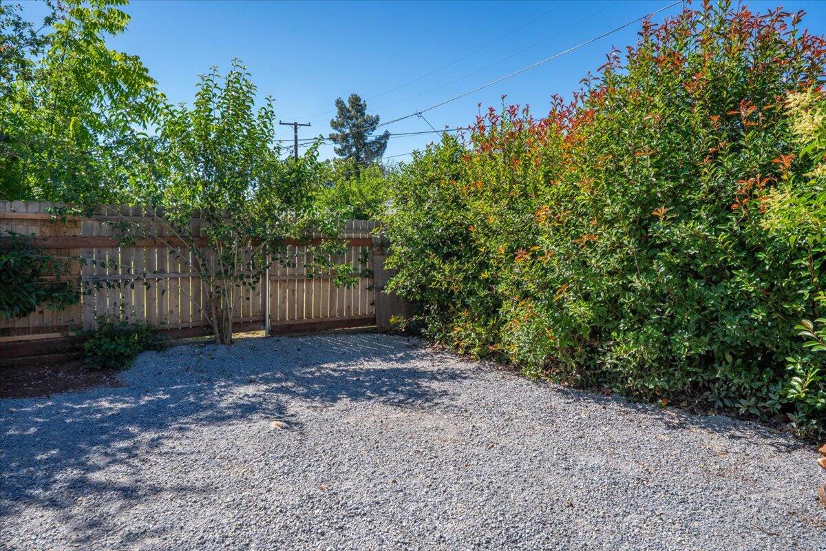 1118 4th Street Redding, CA 96002 - Photo 10 of 18 04-1118 4th St - E-13