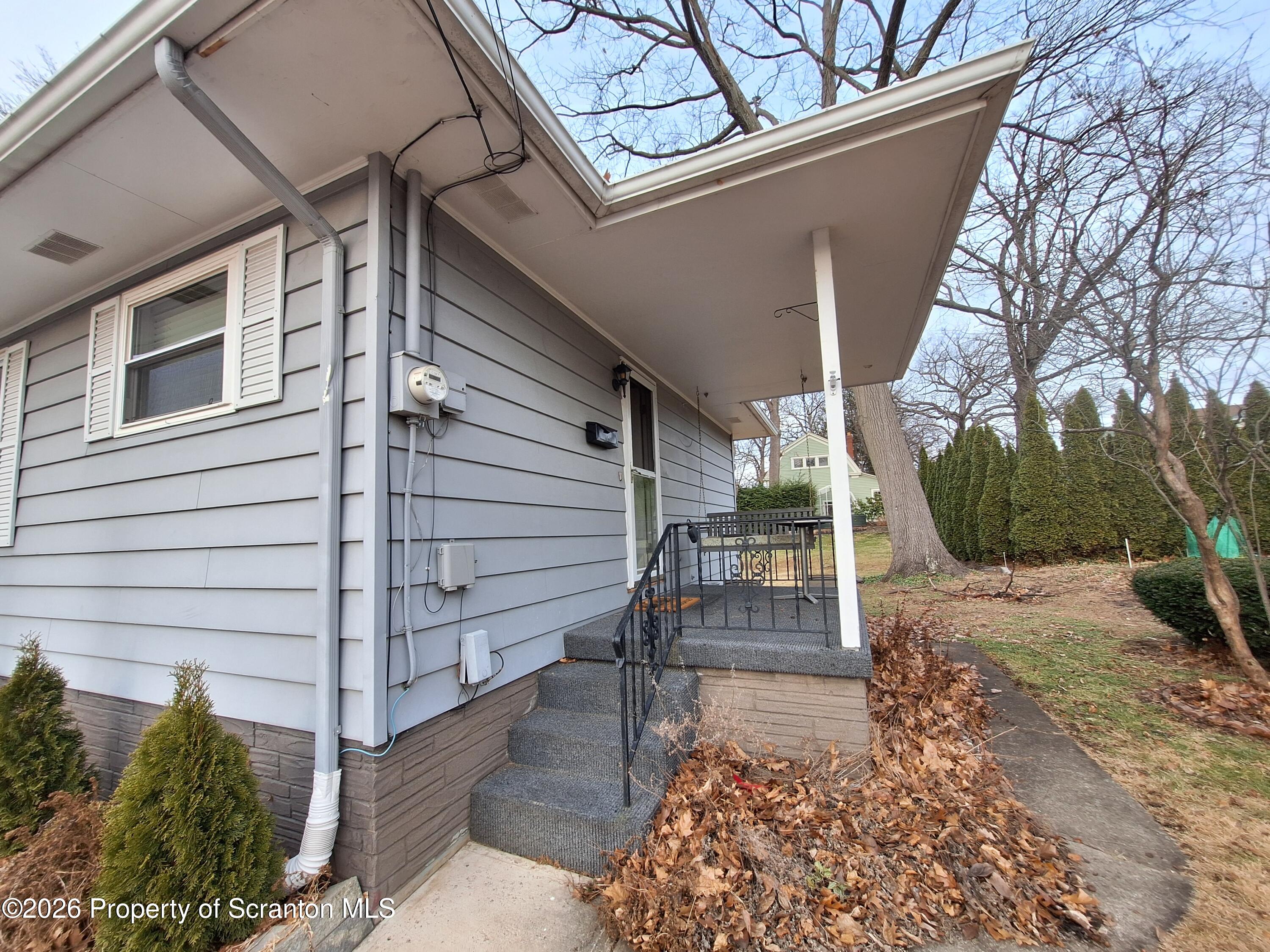 1605 Green Ridge Street Scranton, PA 18509 - Photo 4 of 23 20260113_154800