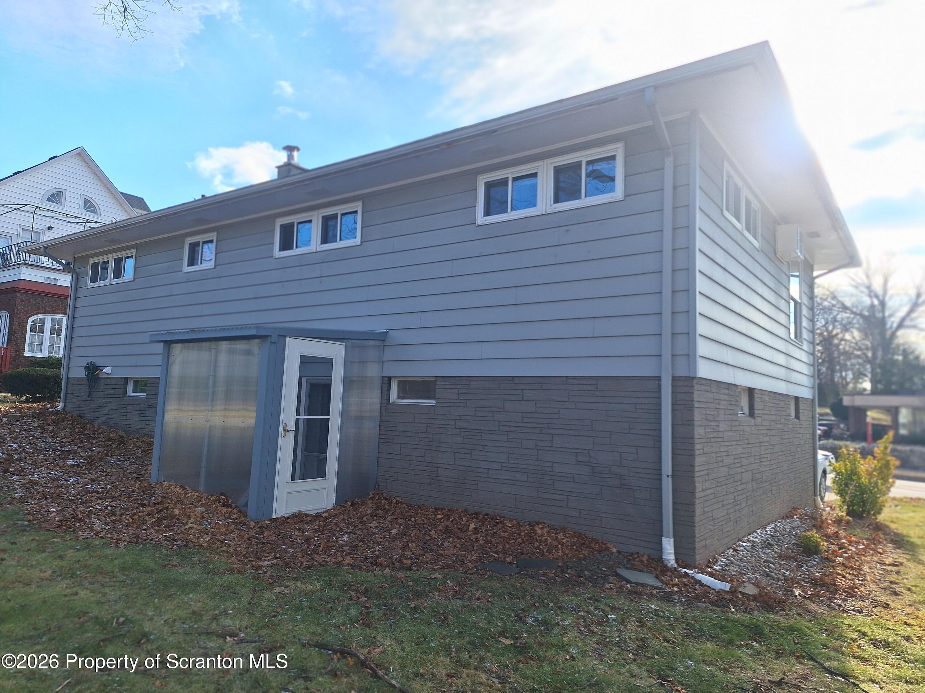 1605 Green Ridge Street Scranton, PA 18509 - Photo 6 of 23 20260112_135054