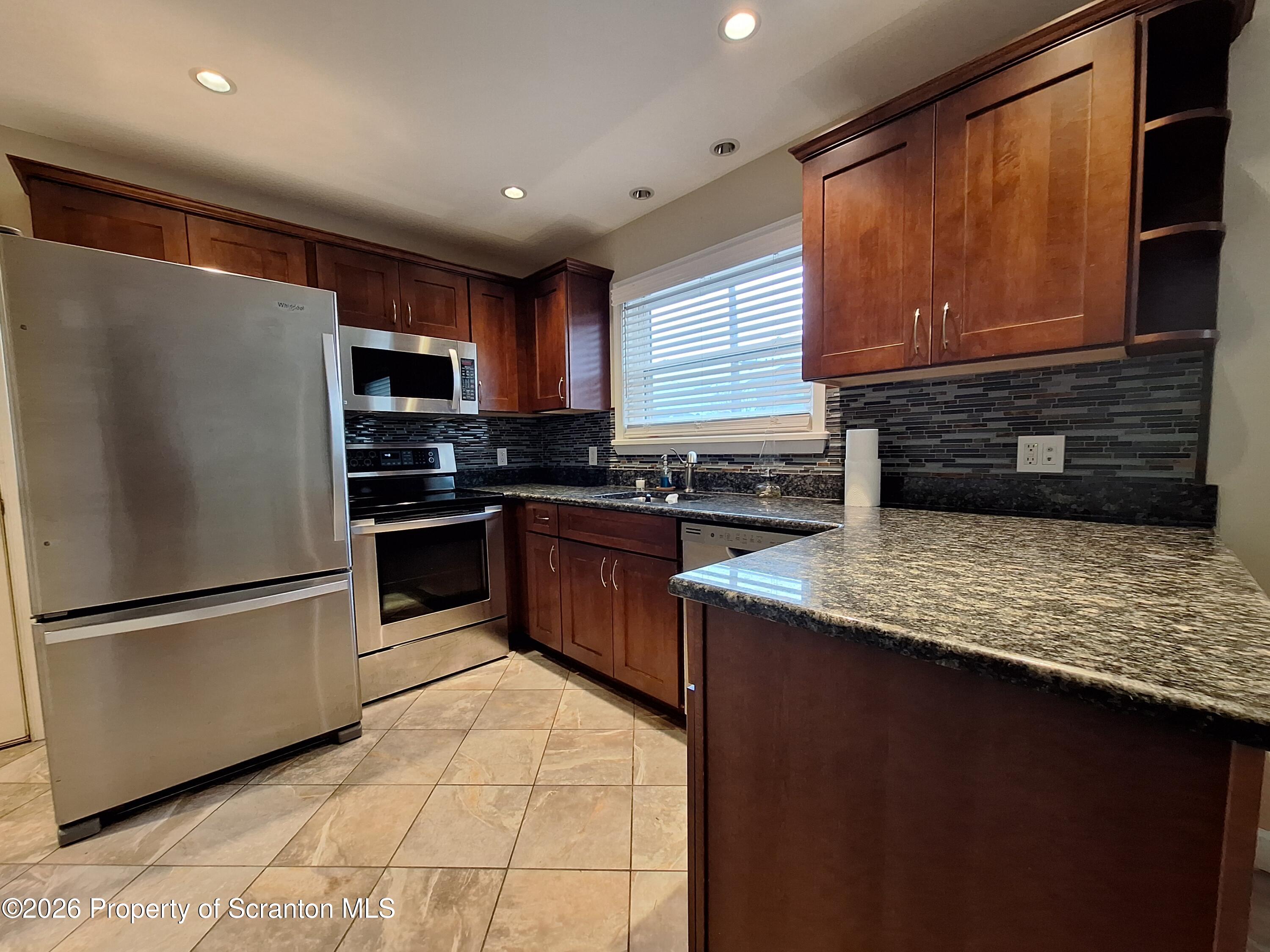 1605 Green Ridge Street Scranton, PA 18509 - Photo 7 of 23 20260113_154912