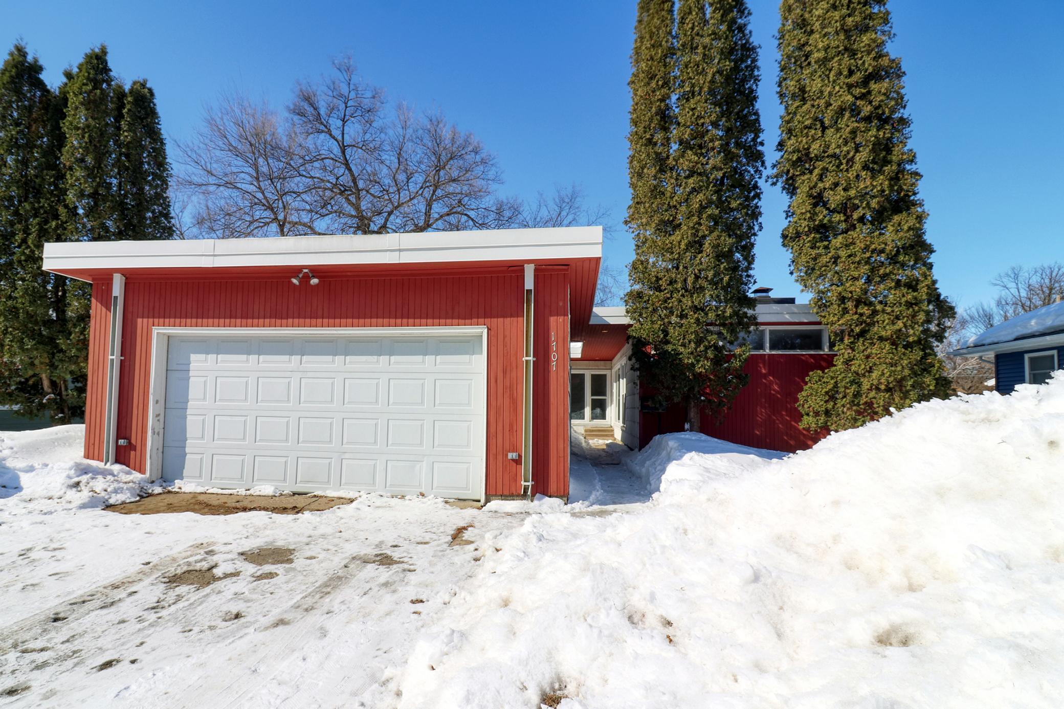 1707 6th Street South Moorhead, MN 56560 - Photo 1 of 45