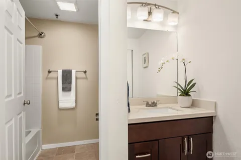 $499,950 | 12424 109th Court Northeast, Unit D304, Kirkland, WA 98034
