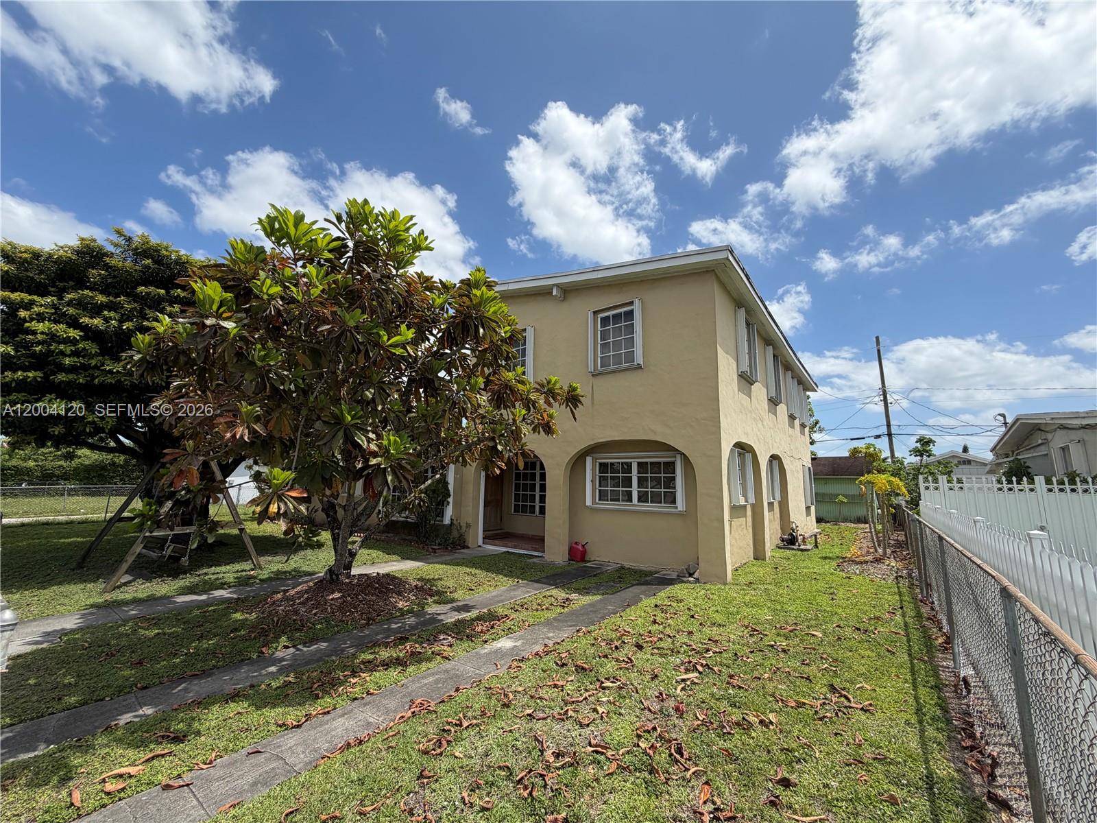 10910 Southwest 40th Street Miami, FL 33165 - Photo 25 of 40