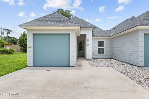 $240,000 | 300 Ave B, Unit D, Broussard, LA 70518