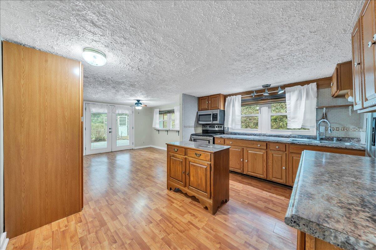 2840 Sha-Al Road Roanoke, VA 24014 - Photo 14 of 57 14-MIB00431