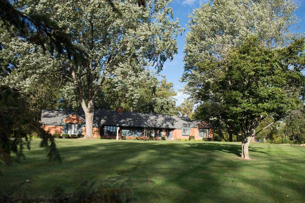 1514 South Hadley Road Fort Wayne, IN 46804 - Photo 3 of 31