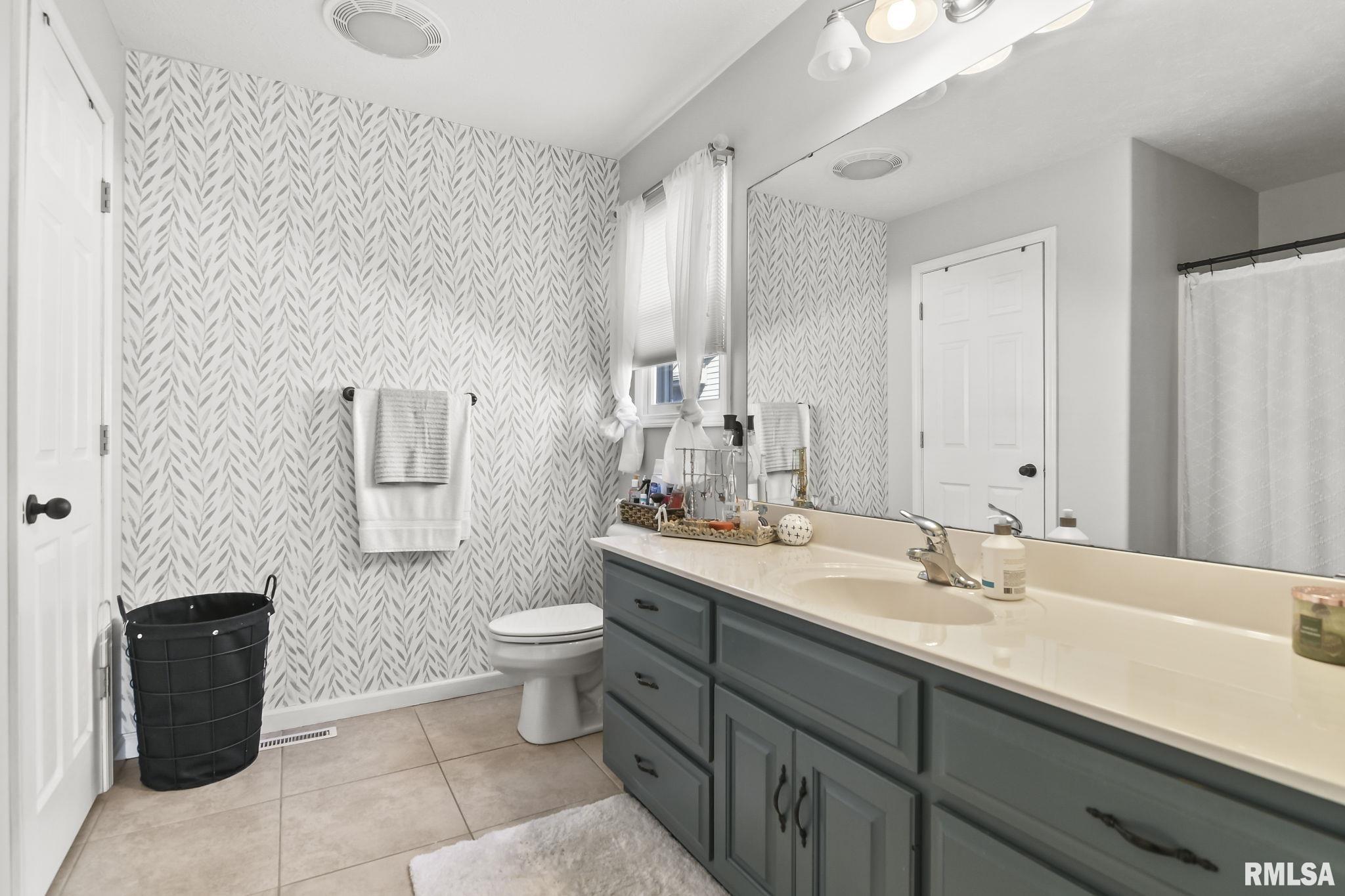 4404 Castle Pines Drive Springfield, IL 62711 - Photo 17 of 35 Gallery Image 17