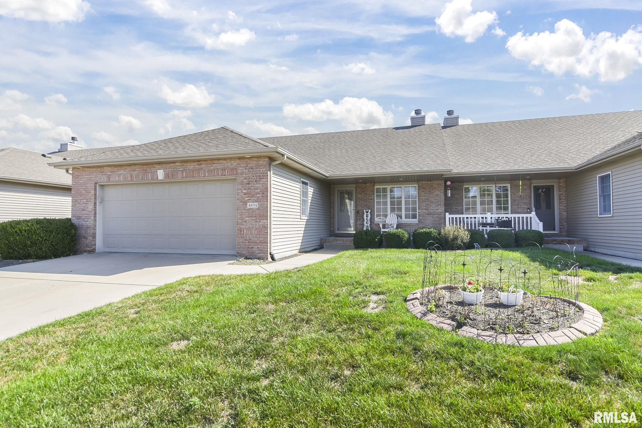 4404 Castle Pines Drive Springfield, IL 62711 - Photo 2 of 35 Gallery Image 2