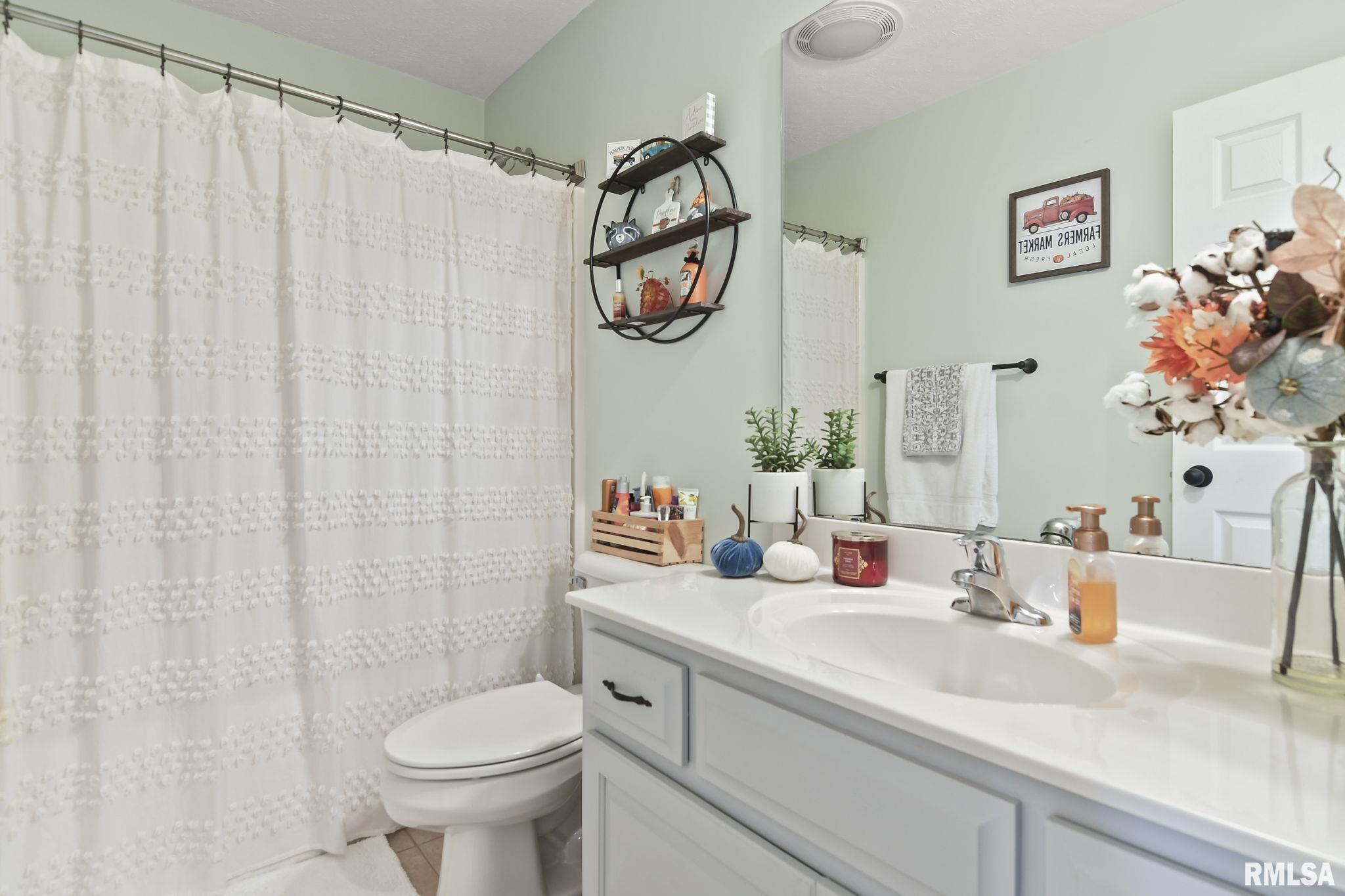 4404 Castle Pines Drive Springfield, IL 62711 - Photo 21 of 35 Gallery Image 21