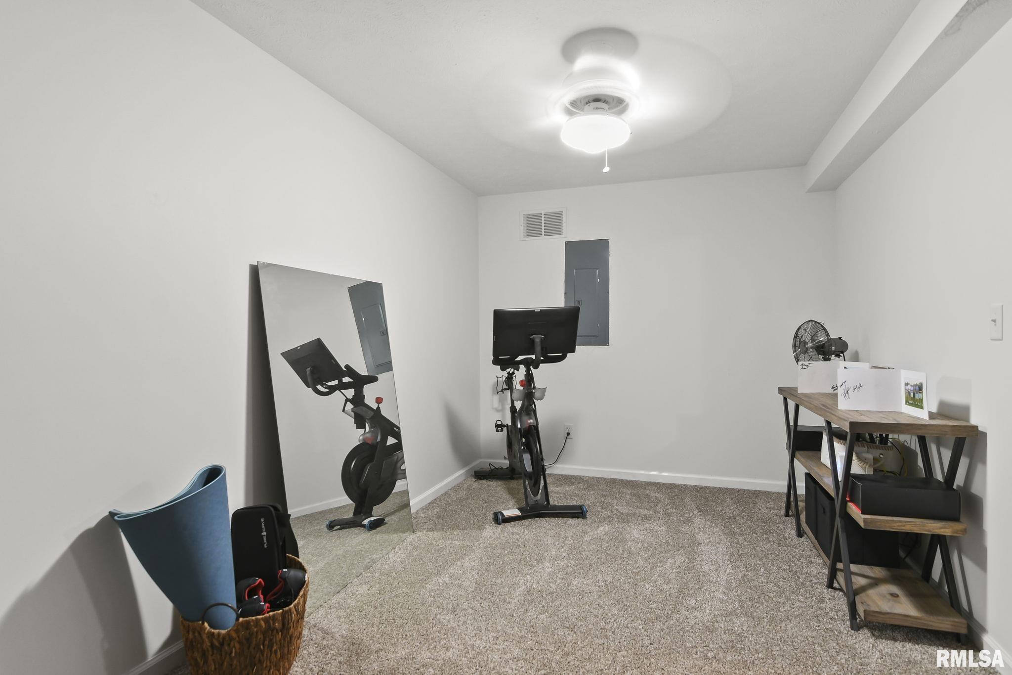 4404 Castle Pines Drive Springfield, IL 62711 - Photo 24 of 35 Gallery Image 24