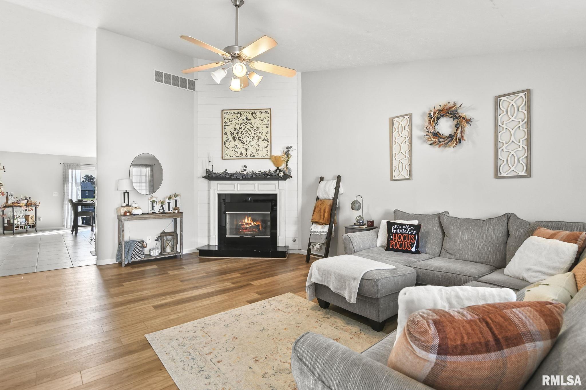 4404 Castle Pines Drive Springfield, IL 62711 - Photo 5 of 35 Gallery Image 5
