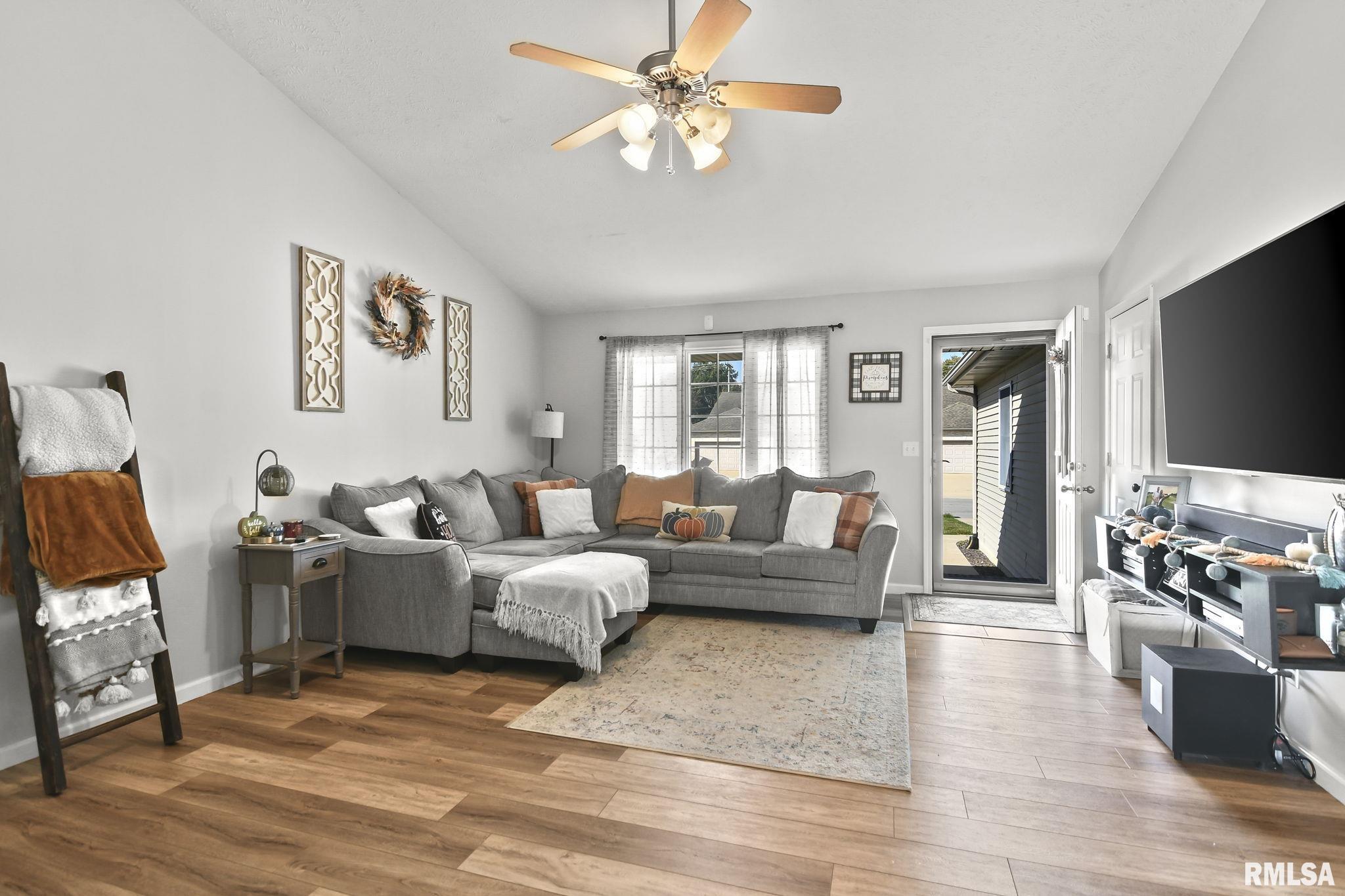 4404 Castle Pines Drive Springfield, IL 62711 - Photo 7 of 35 Gallery Image 7