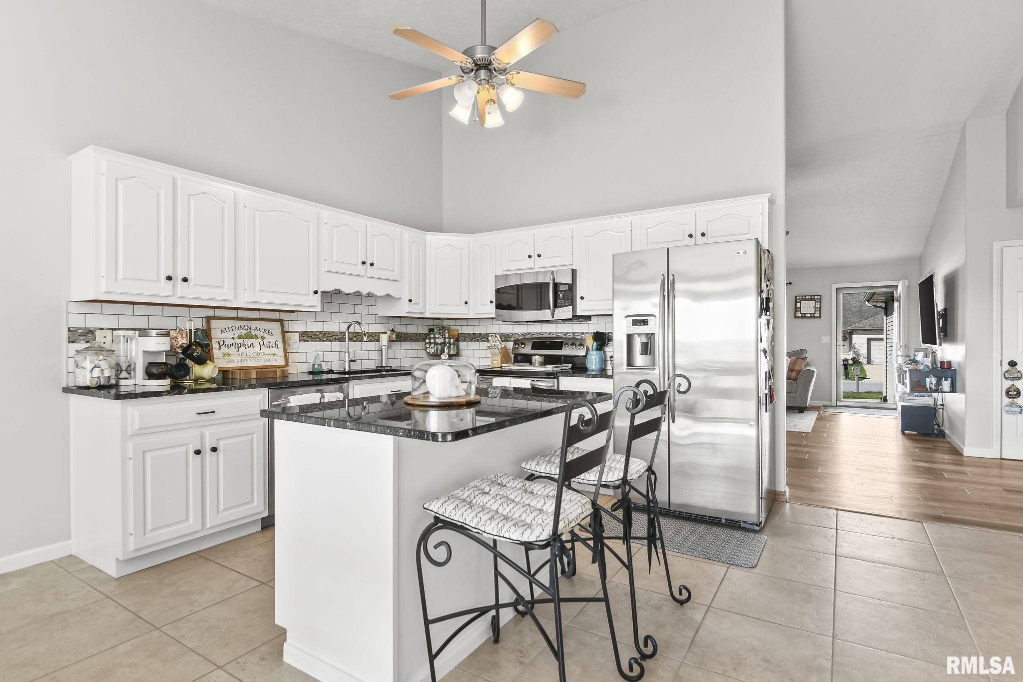 4404 Castle Pines Drive Springfield, IL 62711 - Photo 8 of 35 Gallery Image 8