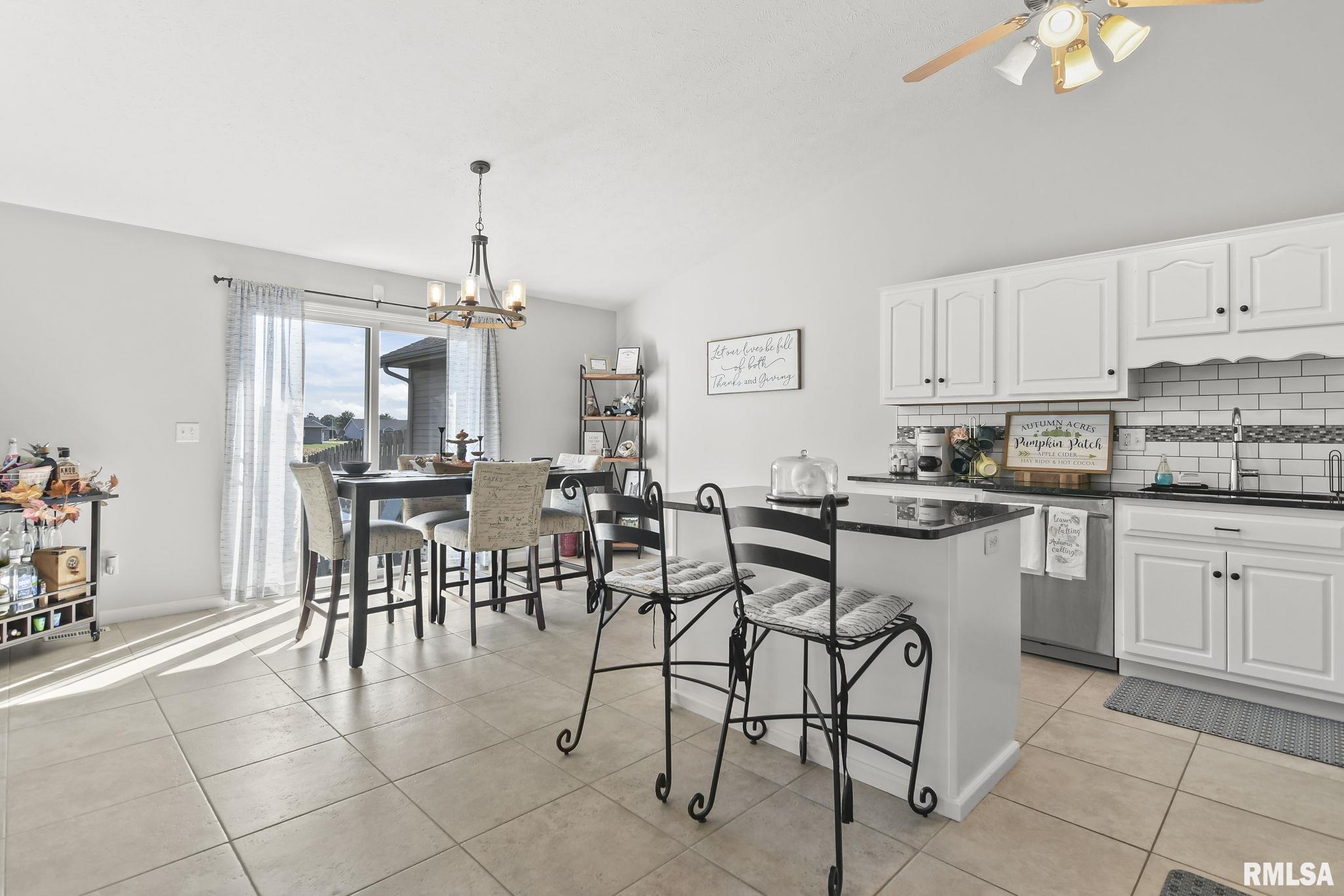 4404 Castle Pines Drive Springfield, IL 62711 - Photo 10 of 35 Gallery Image 10
