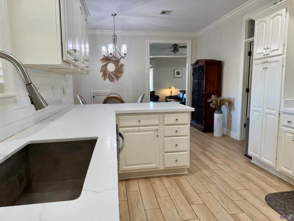 $369,000 | 306 Inglewood Way, Houma, LA 70360