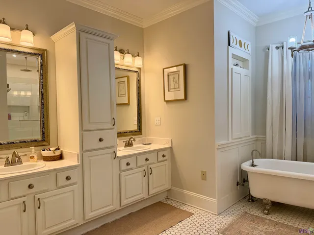 $369,000 | 306 Inglewood Way, Houma, LA 70360