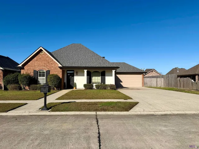$369,000 | 306 Inglewood Way, Houma, LA 70360