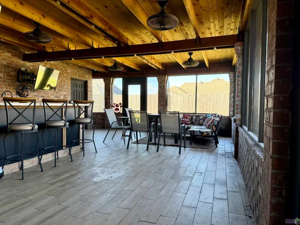 $369,000 | 306 Inglewood Way, Houma, LA 70360