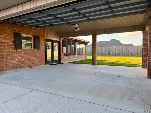 $369,000 | 306 Inglewood Way, Houma, LA 70360