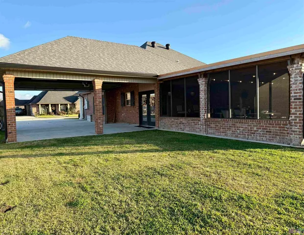 $369,000 | 306 Inglewood Way, Houma, LA 70360