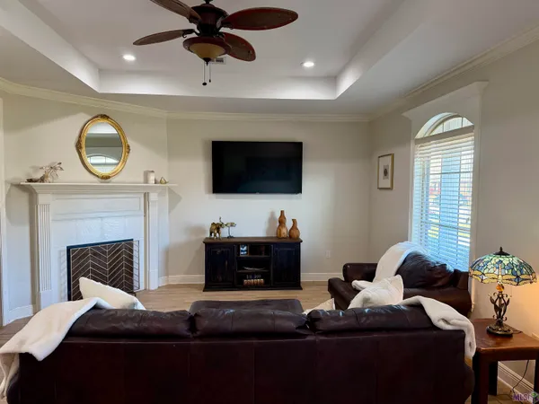 $369,000 | 306 Inglewood Way, Houma, LA 70360