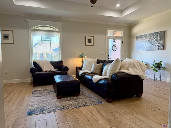 $369,000 | 306 Inglewood Way, Houma, LA 70360