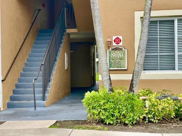 a view of an entrance to house