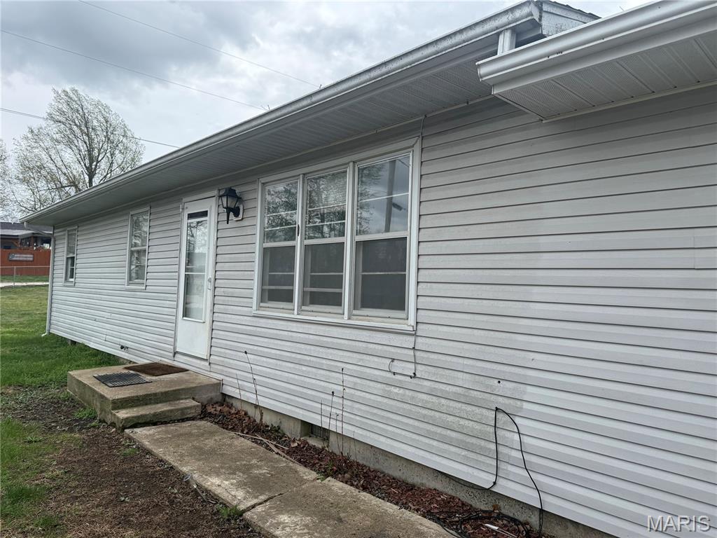 210 South High Street Iberia, MO 65486 - Photo 4 of 19