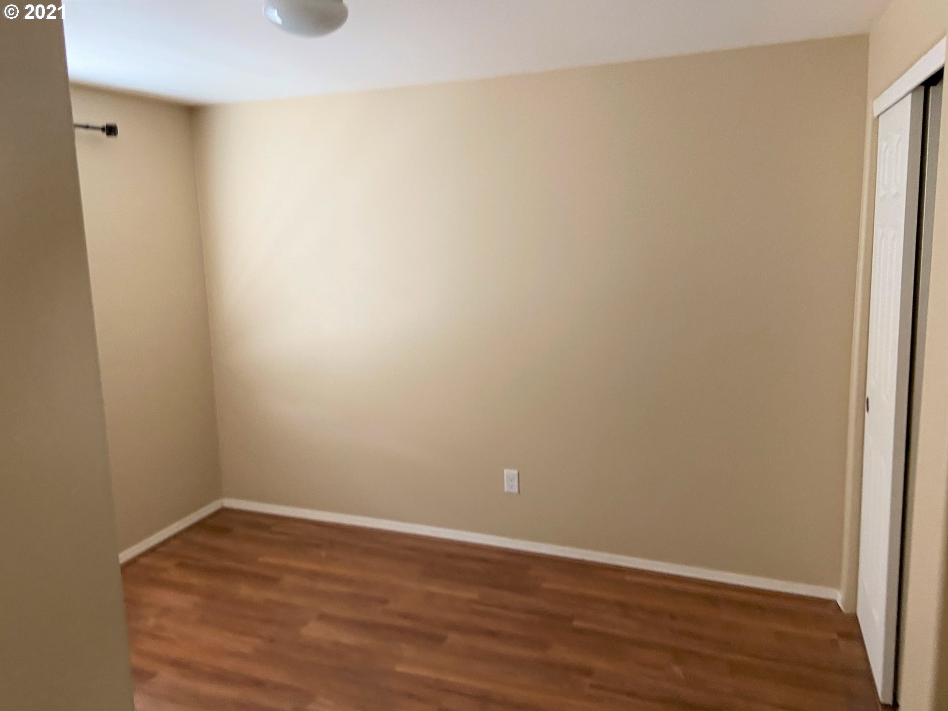 1910 South 57th Place Springfield, OR 97478 - Photo 8 of 16