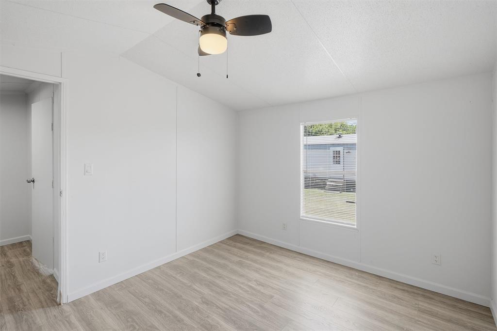 902 Flamingo Road Granbury, TX 76049 - Photo 12 of 27